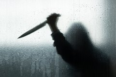 В фитнес-зале Екатеринбурга увидели человека с ножом и в крови