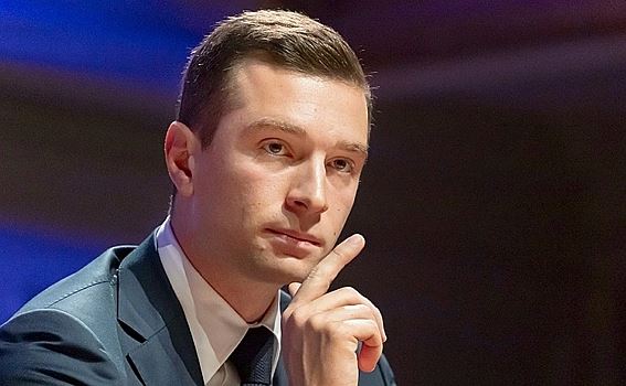 Figaro: Лидеру французской партии и автору книги Барделле разбили яйцо о голову