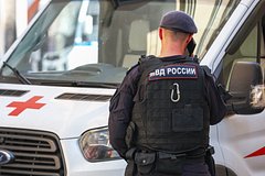 Внук обвинил бабушку с дедом в воспитании отца-подкаблучника и набросился на них с ножом