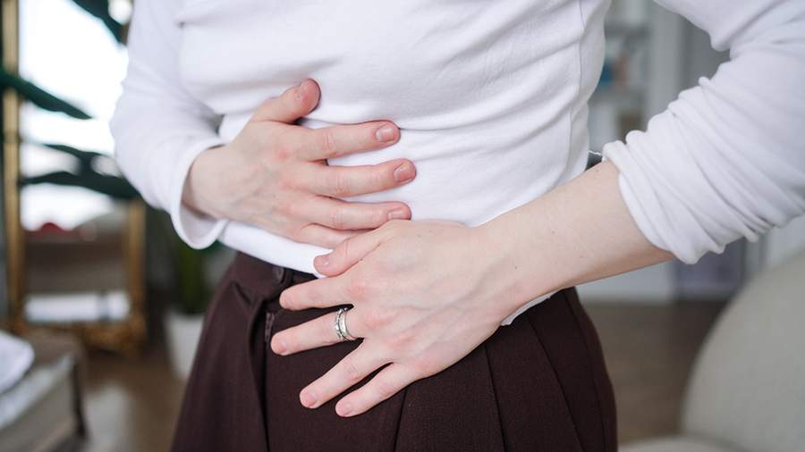 Врач Попов назвал боли в животе и метеоризм признаками инфаркта