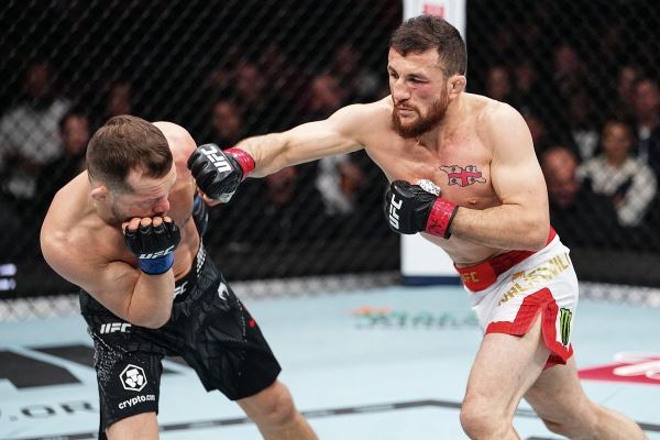 &laquo;Для меня это жизнь&raquo;. Боец ММА Петр Ян победил Двалишвили и вернул себе титул чемпиона