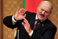 Белоруссия освободила более сотни политзаключенных. Их отправили на Украину в обмен на россиян