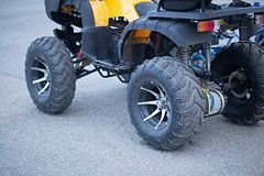 Пьяный российский школьник на квадроцикле сбил полицейского