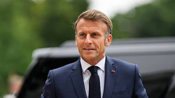 Макрон встретился с Зеленским в Париже