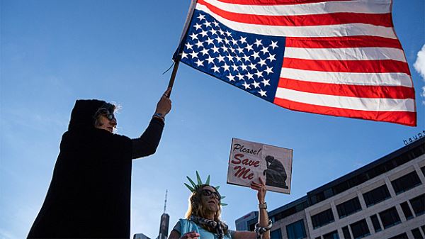 Обзор иноСМИ: &laquo;диверсионный цирк&raquo; Зеленского и&nbsp;&laquo;последний шанс Запада&raquo;